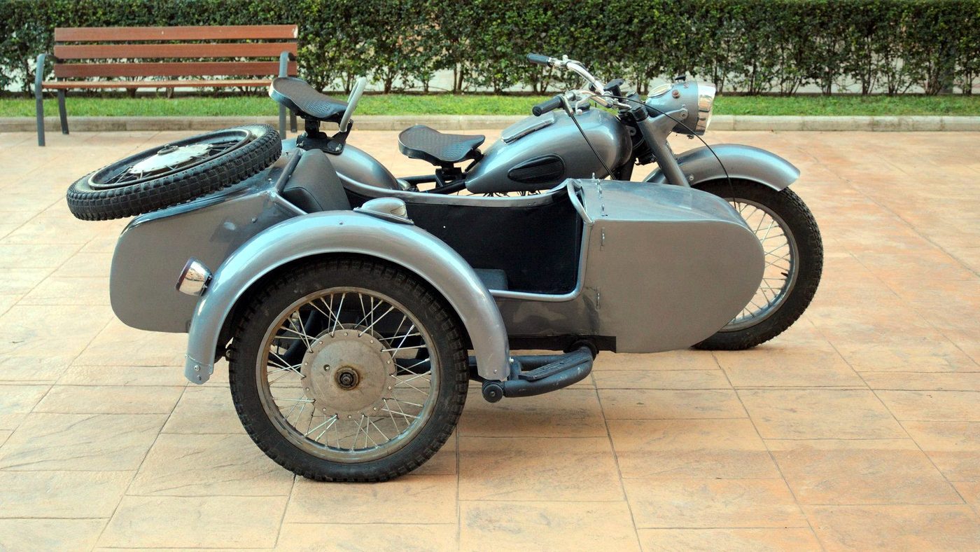 Dnepr Heritage Tour cu motocicletă de epocă